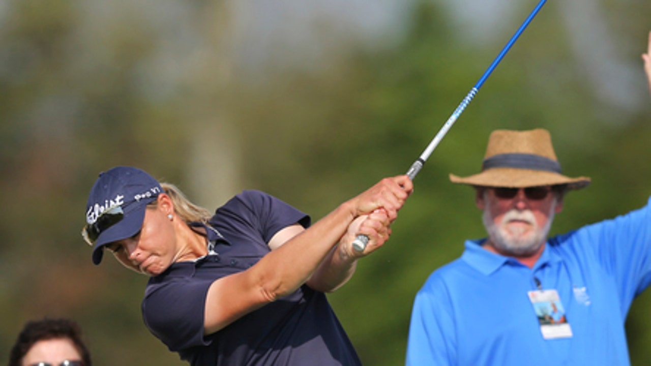 Kirk reaches 20 under, takes 4-shot lead in Wisconsin (Jul 8, 2017)
